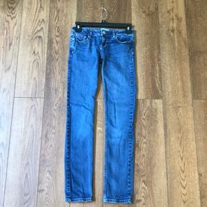 This is Aeropostale Skinny jeans